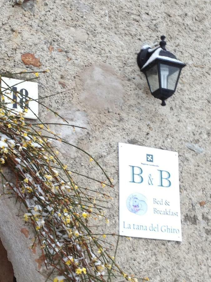 La Tana Del Ghiro Acomodação com café da manhã Porto Valtravaglia Exterior foto